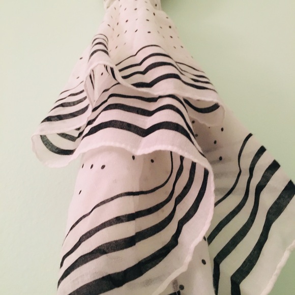 Scarf - Picture 2 of 5